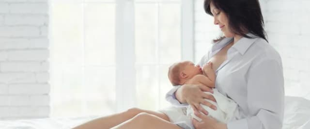 Bezpieczne sposoby na kaszel przy karmieniu piersią – co możesz stosować?