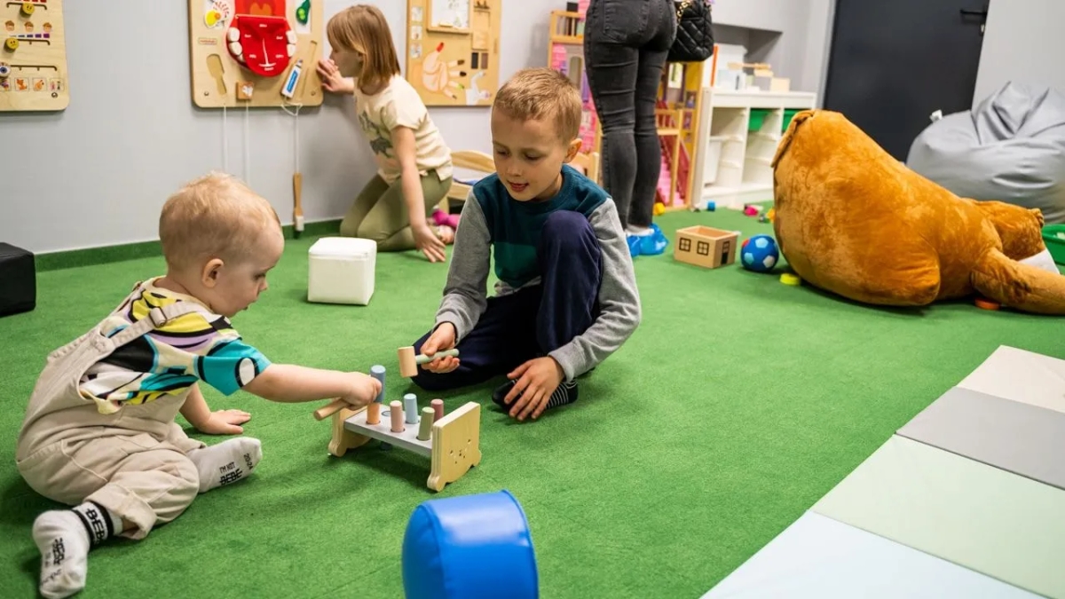 Zabawy sensoryczne, które rozweselą i zaangażują Twoje dziecko