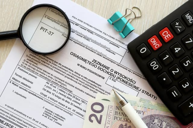 Czy renta rodzinna dziecka jest dochodem rodzica? Sprawdź, jak to działa