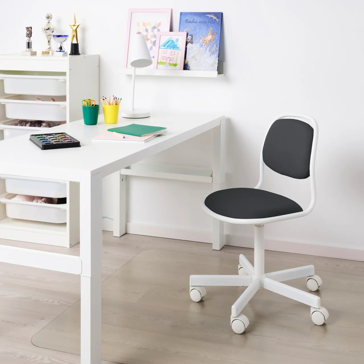 Najlepsze krzesło do biurka dla dziecka z IKEA – wygoda i ergonomia w jednym