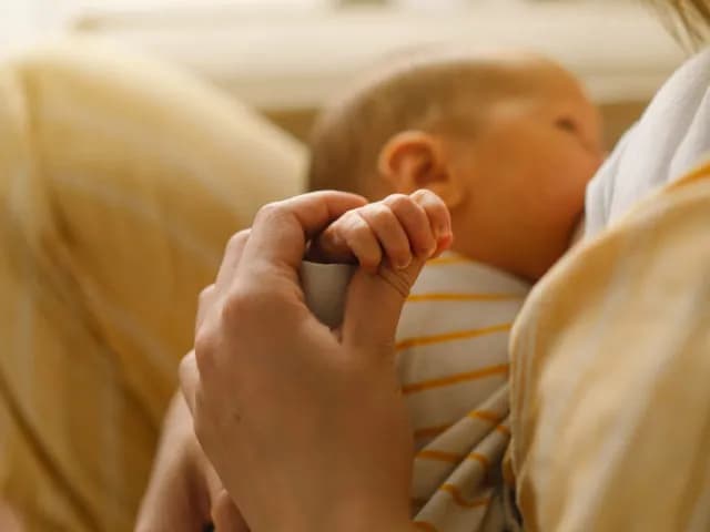 Bezpieczna dawka paracetamolu przy karmieniu piersią – czy szkodzi dziecku? Bezpieczna dawka paracetamolu przy karmieniu piersią – czy szkodzi dziecku?