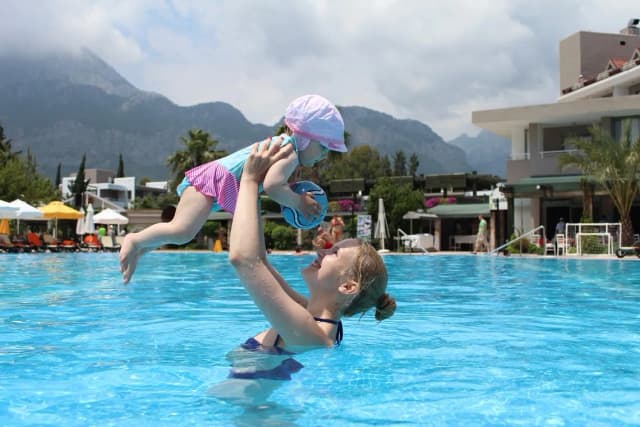 Gdzie pojechać z rocznym dzieckiem? Najlepsze miejsca i praktyczne porady dla rodziców Gdzie pojechać z rocznym dzieckiem? Najlepsze miejsca i praktyczne porady dla rodziców