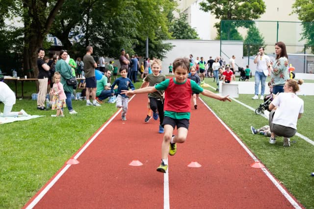 Zajęcia sportowe dla dzieci i rodziców – jak wybrać najlepsze i cieszyć się wspólną aktywnością Zajęcia sportowe dla dzieci i rodziców – jak wybrać najlepsze i cieszyć się wspólną aktywnością