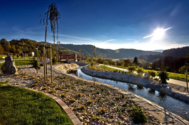 Park sensoryczny Muszyna - odkryj terapeutyczne strefy dla dzieci Park sensoryczny Muszyna - odkryj terapeutyczne strefy dla dzieci