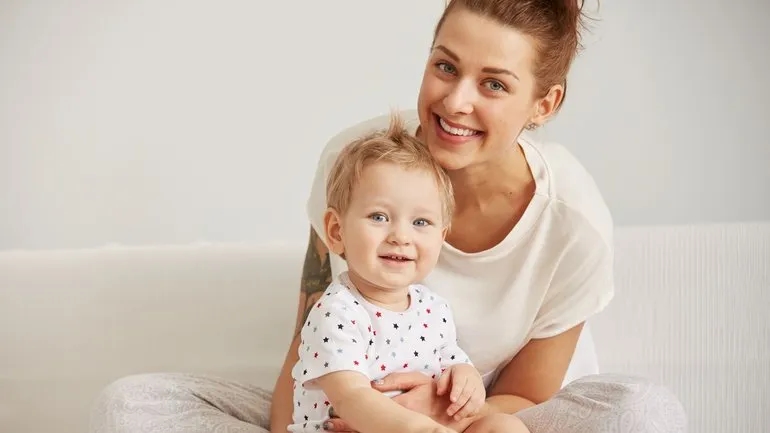 Jakie mleko po karmieniu piersią wybrać? Porównanie i najlepsze alternatywy dla dziecka