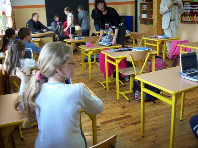 Czym jest szkoła integracyjna? Zalety, rekrutacja i różnice w porównaniu do tradycyjnej Czym jest szkoła integracyjna? Zalety, rekrutacja i różnice w porównaniu do tradycyjnej