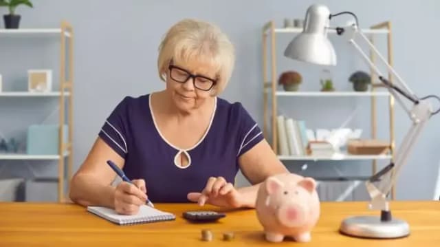 Czy od renty rodzinnej pobierany jest podatek? Oto, co musisz wiedzieć Czy od renty rodzinnej pobierany jest podatek? Oto, co musisz wiedzieć