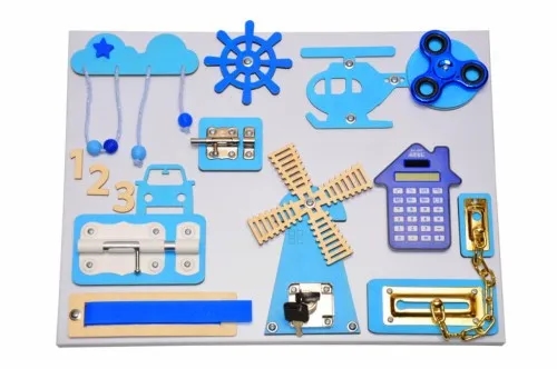 Tablica sensoryczna dla 2 latka - rozwój i zabawa w jednym